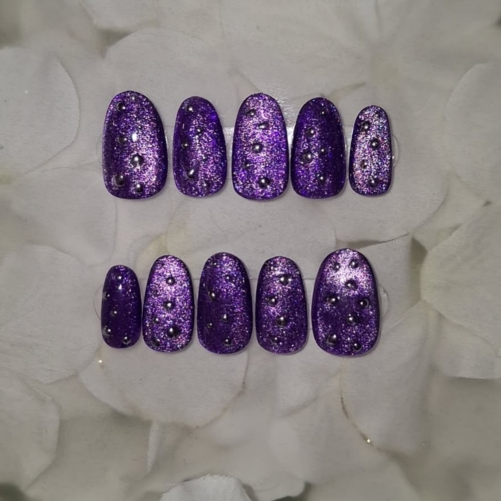 Size M Purple Glitter Press-On Nails